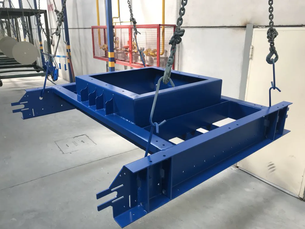 Pulverbeschichtete Maschinenbasis in blauer Farbe
